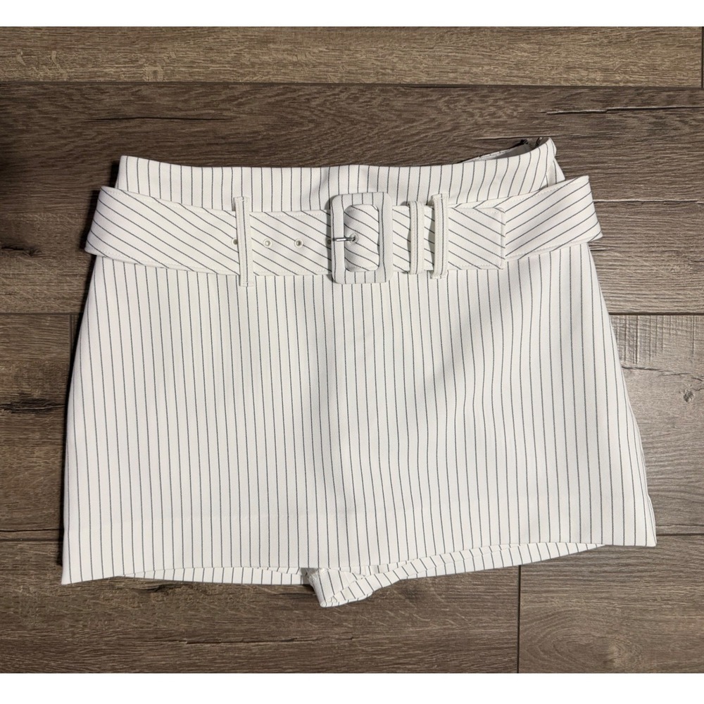 Express Editor Pinstripe Belted Skort White Black Size 4 NWT 07660793